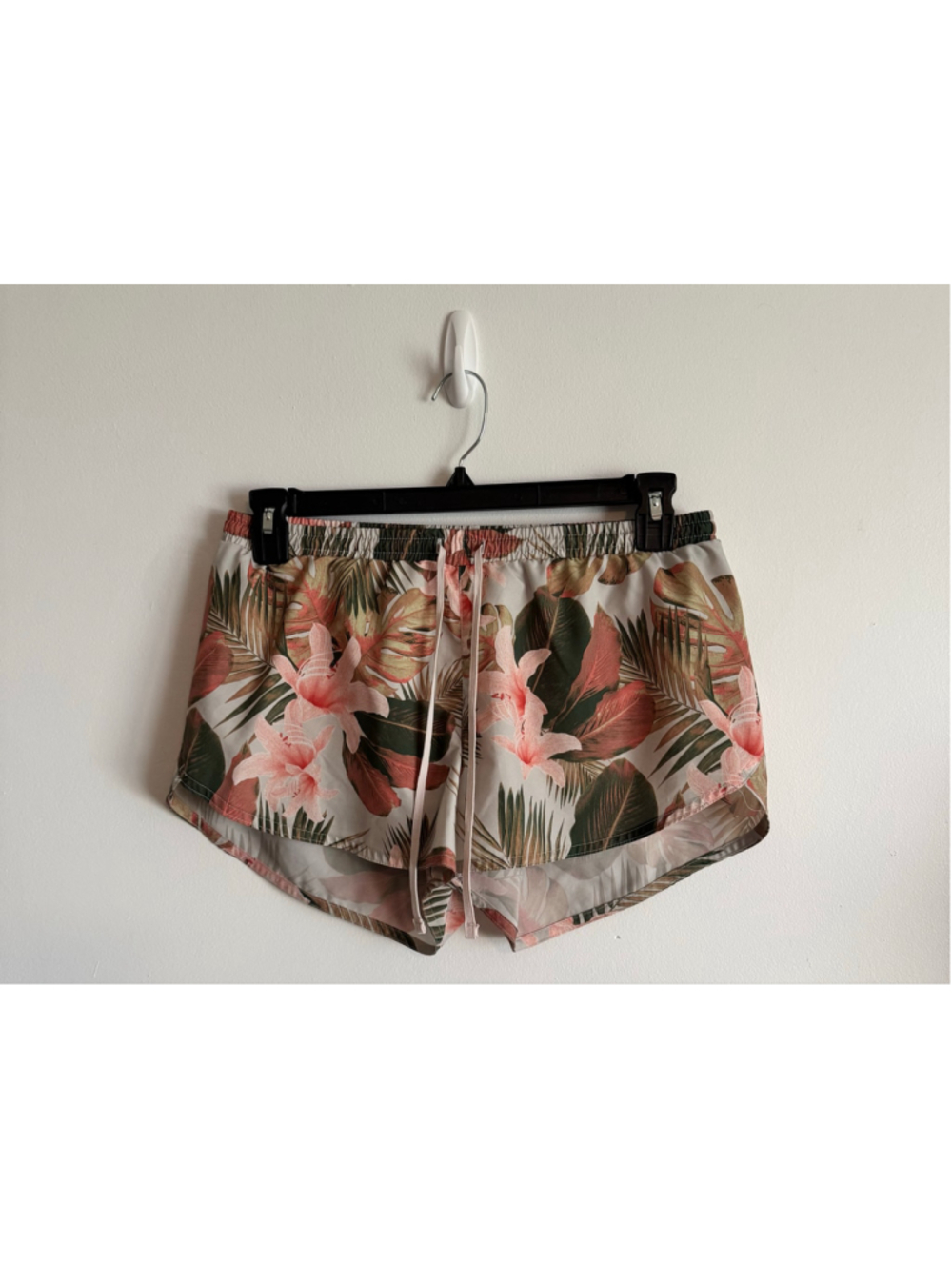 Women's Old Navy Active Athletic Shorts Size M White Green Floral Print